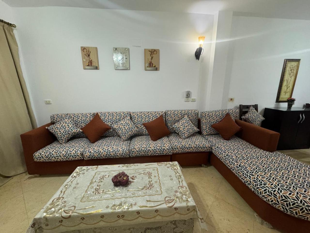 Brand New Renovated Cheerful 3-Bedroom Villa With 6 Pools Family Only- Perla Marina Kilo 85 El Alamein Kültér fotó